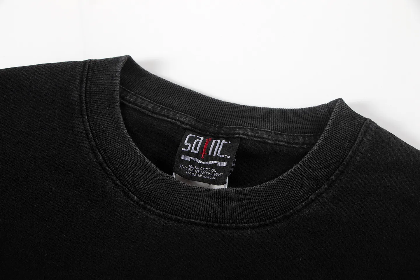 🧸Saint Michael 25SS "STAY HERE" Star Wars co-branded washed short-sleeved T-shirt trendy p136 Style number: 014-2 Size: M-XL 260g high weight pure cotton! Thick and stiff, with invincible texture and high-grade washing and distressing! Soft, retro, comfortable to wear, white ink direct injection process! Clear and breathable, non-sticky and non-cracked. Loose fit, suitable for both men and women to control as they please.